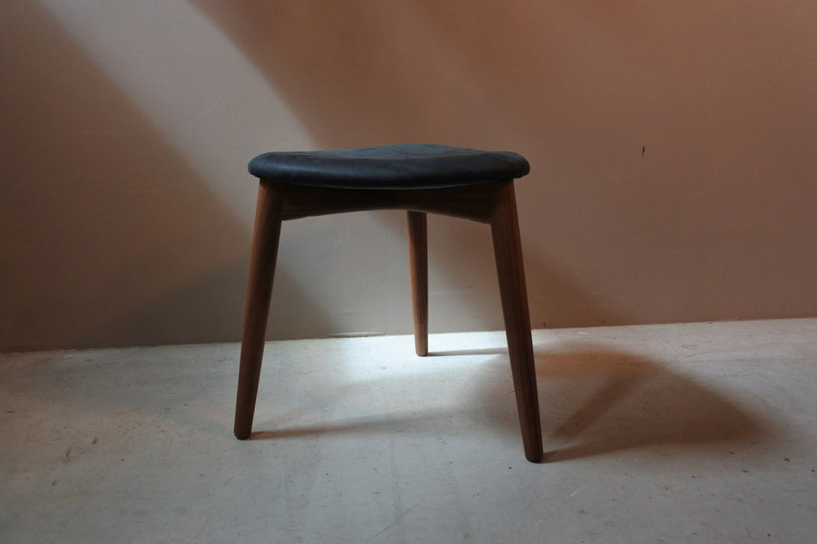 hozuki  stool　(布座）