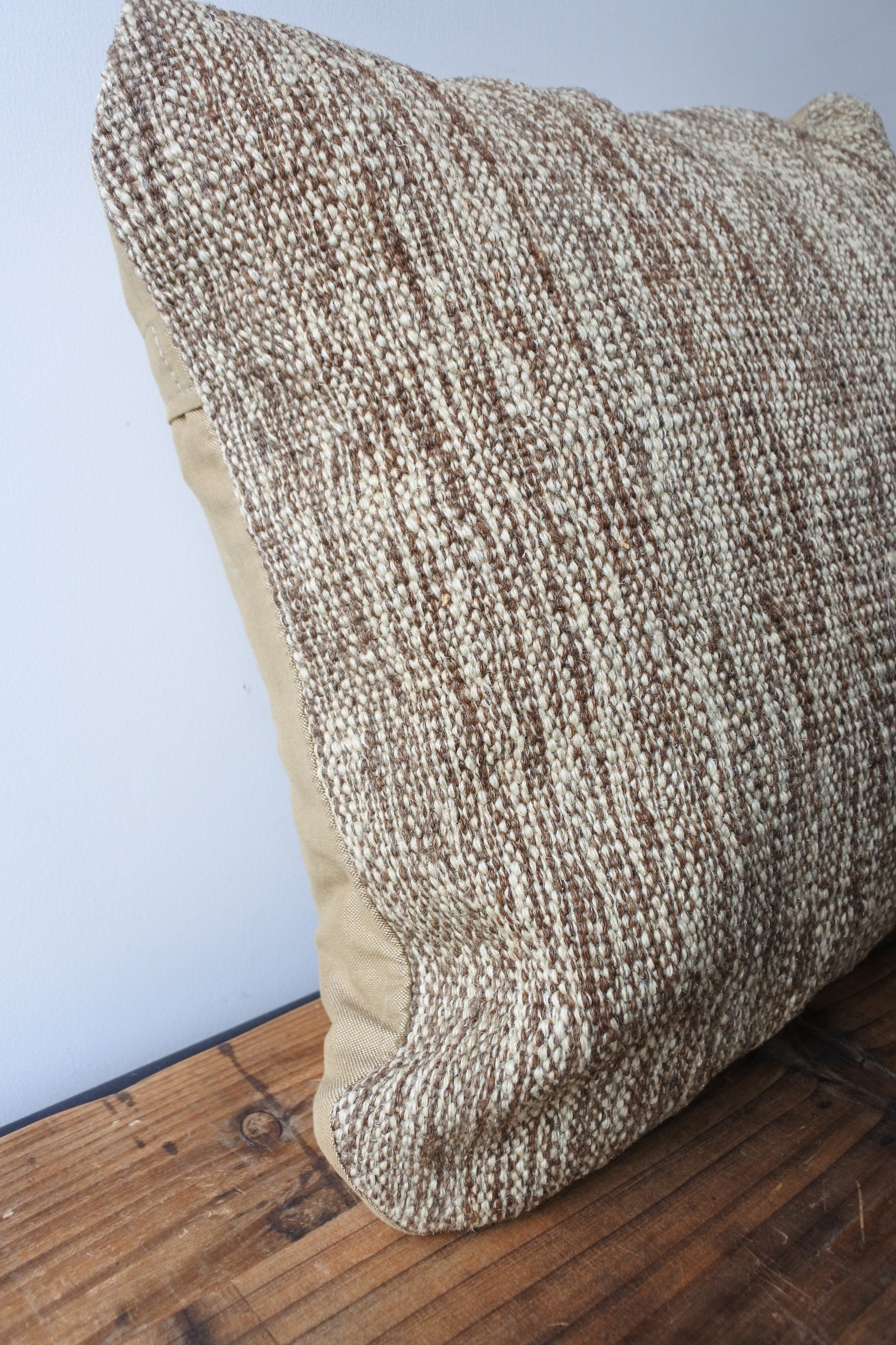 イラン　キリム　クッション オールドキリムクッション40角（KC40-023） – CRAFT JOURNAL